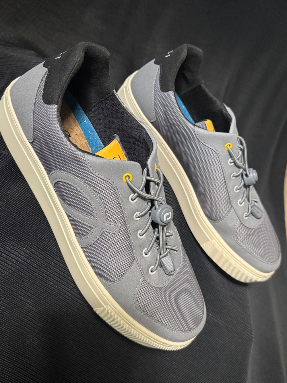 LØCI Premium Sustainable Gray Low-Top Sneakers Men's EU 44 - US 10/10.5